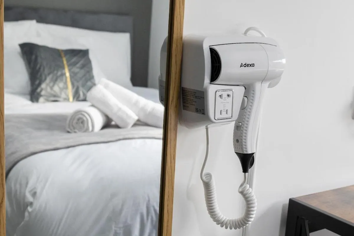 Premium Serviced Accommodation Nottingham, 4 Bedrooms, 5 Beds, 4 Bathrooms, Sleeps 7 0*, Nottingham Royaume-Uni